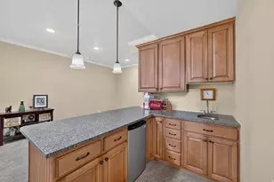 1043 E Mach Schnell Dr, Sandy, UT 84094 - Photo 36