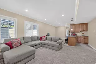 1043 E Mach Schnell Dr, Sandy, UT 84094 - Photo 34