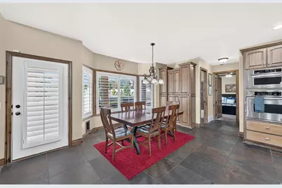1043 E Mach Schnell Dr, Sandy, UT 84094 - Photo 16