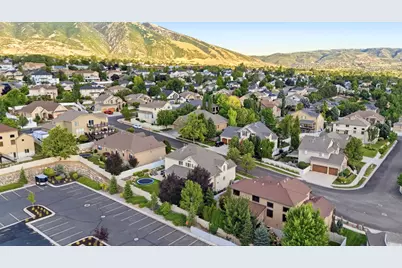 1043 E Mach Schnell Dr, Sandy, UT 84094 - Photo 4