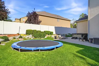 1043 E Mach Schnell Dr, Sandy, UT 84094 - Photo 44