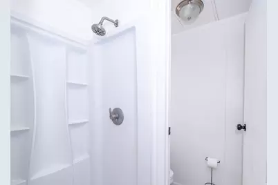2600 N Hill Field Rd #5, Layton, UT 84041 - Photo 18