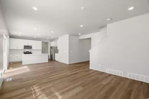 922 E Eden St, Eagle Mountain, UT 84005 - Photo 14