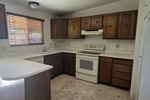 4527 S Tanglewood Dr, Holladay, UT 84117 - Photo 6
