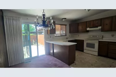 4527 S Tanglewood Dr, Holladay, UT 84117 - Photo 8