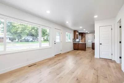 348 E 300 N, Centerville, UT 84014 - Photo 10