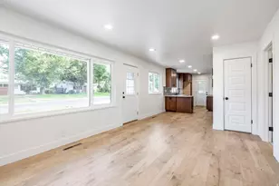 348 E 300 N, Centerville, UT 84014 - Photo 10
