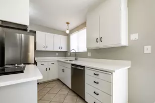 394 E Bridlewood Dr S, Salt Lake City, UT 84107 - Photo 4