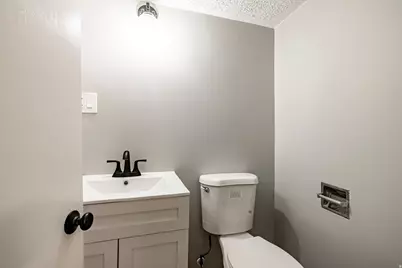 394 E Bridlewood Dr S, Salt Lake City, UT 84107 - Photo 10