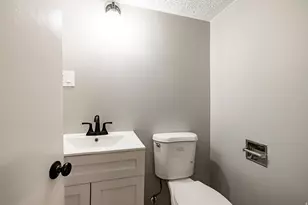 394 E Bridlewood Dr S, Salt Lake City, UT 84107 - Photo 10