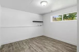 8054 S Boysenberry Dr, Sandy, UT 84093 - Photo 14