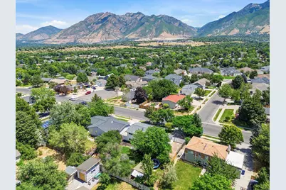 8054 S Boysenberry Dr, Sandy, UT 84093 - Photo 32