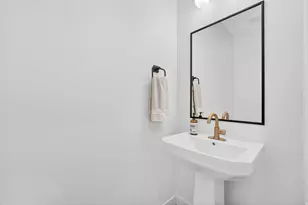 723 N 300 W, Salt Lake City, UT 84103 - Photo 10