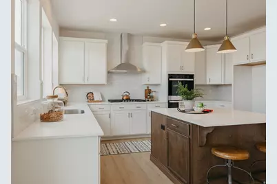 921 W Searchlight Dr #305, Riverdale, UT 84405 - Photo 4
