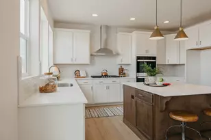 921 W Searchlight Dr, Riverdale, UT 84405 - Photo 4