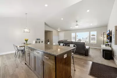 7127 N Hollow Crest Cir, Eagle Mountain, UT 84005 - Photo 10