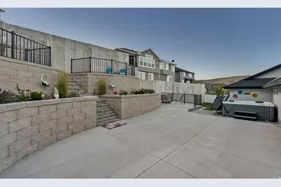 7127 N Hollow Crest Cir, Eagle Mountain, UT 84005 - Photo 32