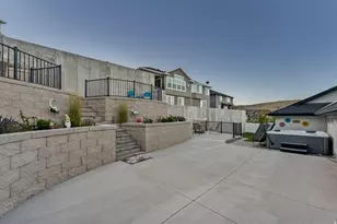 7127 N Hollow Crest Cir, Eagle Mountain, UT 84005 - Photo 32