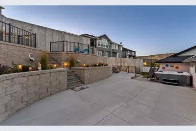 7127 N Hollow Crest Cir, Eagle Mountain, UT 84005 - Photo 36