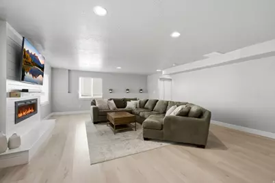 7127 N Hollow Crest Cir, Eagle Mountain, UT 84005 - Photo 16