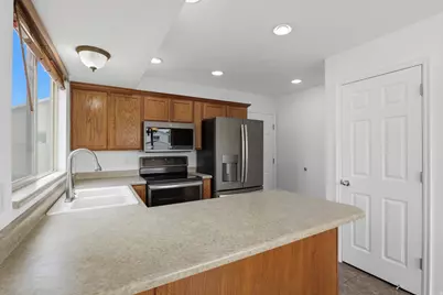 6057 W Nellies St, West Jordan, UT 84081 - Photo 8