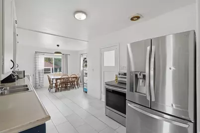 707 E 150 S, Provo, UT 84606 - Photo 8
