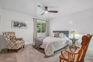 4861 S 1670 E, Holladay, UT 84117 - Photo 8