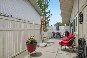4861 S 1670 E, Holladay, UT 84117 - Photo 12