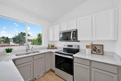 3684 S Queenspointe Ln, West Valley, UT 84119 - Photo 8