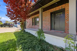 849 W 2700 S, Syracuse, UT 84075 - Photo 2