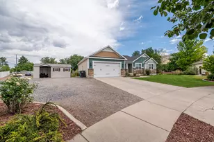 429 E 360 S, Hyrum, UT 84319 - Photo 4