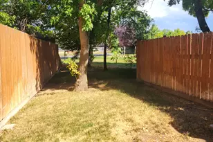 2066 E 3335 S, Salt Lake City, UT 84109 - Photo 14
