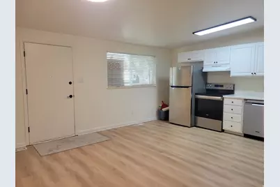 2066 E 3335 S, Salt Lake City, UT 84109 - Photo 2