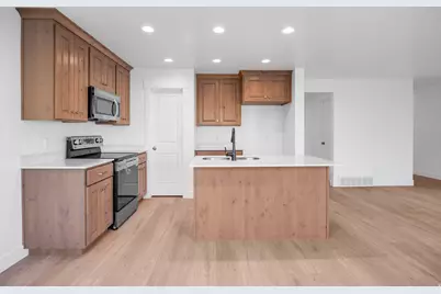 1767 S Windsong Dr #383, Santaquin, UT 84655 - Photo 4