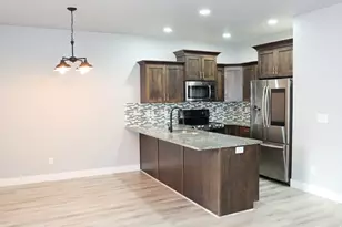 2021 Madie Ln, West Haven, UT 84401 - Photo 2