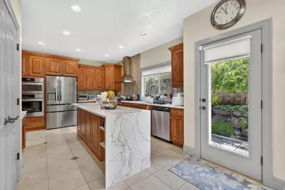 6623 S Hidden Mill Cv, Cottonwood Heights, UT 84121 - Photo 8