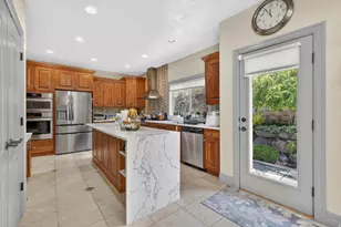 6623 S Hidden Ml Cv, Cottonwood Heights, UT 84121 - Photo 8