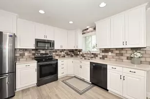 10318 S Silver Willow Dr, Sandy, UT 84070 - Photo 14