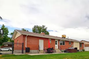 10318 S Silver Willow Dr, Sandy, UT 84070 - Photo 48
