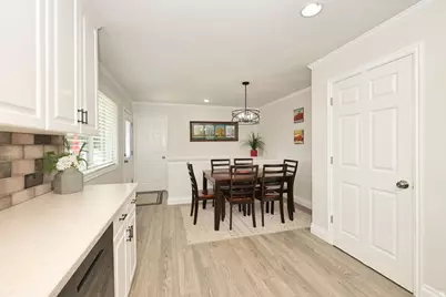 10318 S Silver Willow Dr, Sandy, UT 84070 - Photo 4