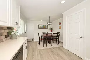 10318 S Silver Willow Dr, Sandy, UT 84070 - Photo 4