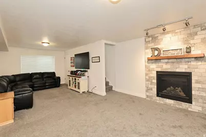 10318 S Silver Willow Dr, Sandy, UT 84070 - Photo 28