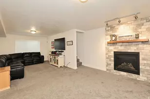 10318 S Silver Willow Dr, Sandy, UT 84070 - Photo 28