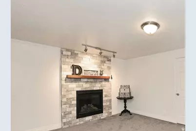 10318 S Silver Willow Dr, Sandy, UT 84070 - Photo 14