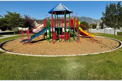 1538 W Wyngate Park Dr, South Jordan, UT 84095 - Photo 46
