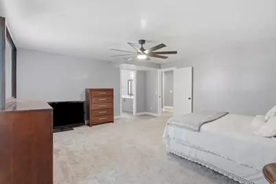 2918 W 8870 S, West Jordan, UT 84088 - Photo 32