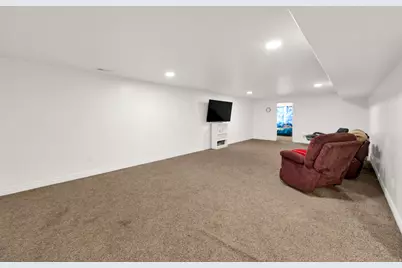 3233 W 1680 N, Clinton, UT 84015 - Photo 38