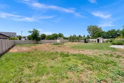 3233 W 1680 N, Clinton, UT 84015 - Photo 44