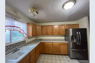 632 W 200 N, Salt Lake City, UT 84116 - Photo 6