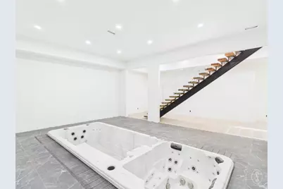 422 N Castor Ln E, Salt Lake City, UT 84103 - Photo 10